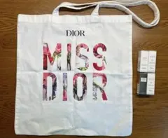【新品未使用】Miss Dior Exhibition バッグ スキンケアセットのサムネイル