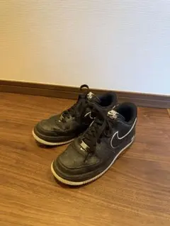 NIKE AIR FORCE 1 ブラック スニーカー