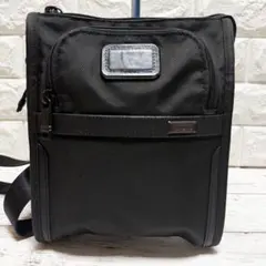 【美品】 TUMI Alpha FXT縦型ショルダーバッグ 黒のサムネイル