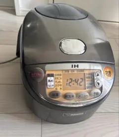 ZOJIRUSHI 炊飯器 NP-VN10 本体のサムネイル
