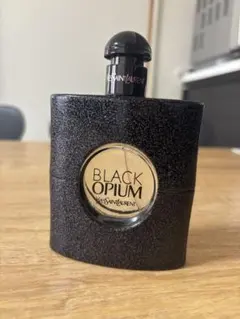 Yves Saint Laurent Black Opium 香水のサムネイル