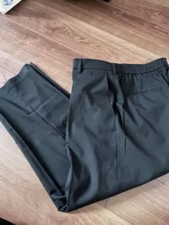 GU メンズ タックテーパードパンツ　ブラック Lサイズ