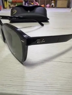 Ray-Ban 4392Dケース付き