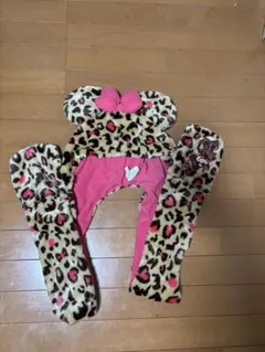 ヒョウ柄耳付きフリース帽子