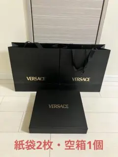 VERSACE バスタオル（新品・未使用）＆ショッパー（紙袋）セット VERSACE バスタオル（新品・未使用）＆ショッパー（紙袋）セット