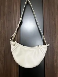 ZARA ホワイト ハーフムーン ミニショルダーバッグ