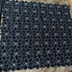 メリカリ最終　大判ハンカチ　スカーフお花刺繍　サイズ約60cm✖️56cmおしゃれ