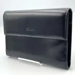 未使用級✨希少✨パテントレザー　三つ折り　PRADA プラダ　財布　コンパクト