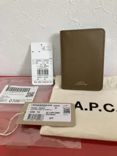 【新品】お値下げ！A.P.C.② カードケース　コンパクト財布　コインケースのサムネイル