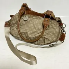 2WAYで活躍。russetの気品漂う軽量モノグラムバッグ