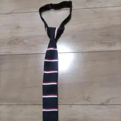 COMME CA ISM調整可能な黒赤ストライプネクタイ