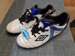 umbro アンブロ アクセレイター サッカーフットボール スパイク シューズのサムネイル