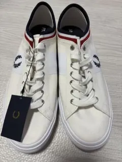 美品　FRED PERRYホワイト スニーカー