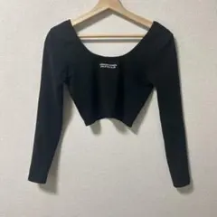 大人気❤️ミニ丈クロップド長袖トップス　ブラック