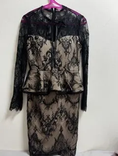 Tika 長袖レースペプラムナイトドレス ブラック ベージュ