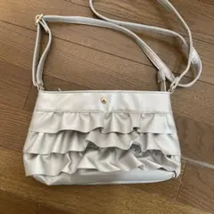 シューラルー　フリルショルダーバッグ　シルバー　軽量