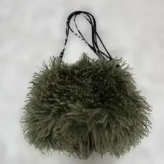 美品✨オリーブグリーン ファー風ショルダーバッグ　可愛い　軽量