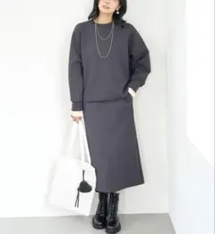 美品★UNFILO★BEAUTY FORM JERSEY Iラインスカート ＭTのサムネイル