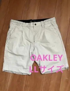 Oakley ホワイト ショートパンツ　FOA403528