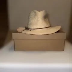 新品　ベージュ ストローハット リボン付き