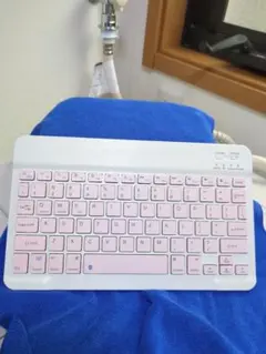 iパット用FCCEROHSキーボード ホワイト ピンク