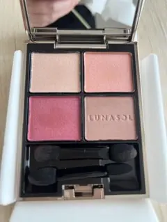 ルナソル　アイカラーレーション24