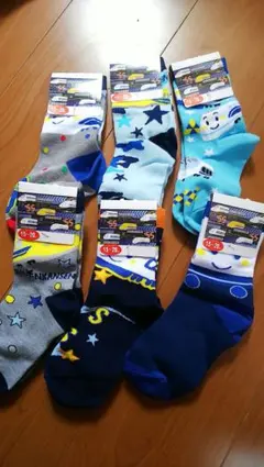 サンリオsanrio新品未使用しんかんせん靴下６足セット新幹線
