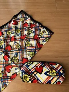 Vivienne Westwood ポーチ とハンカチ　新品のサムネイル