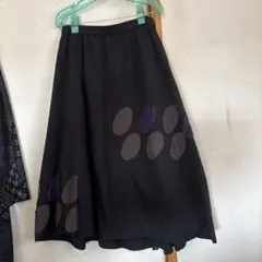 慈雨の黒の円形刺繍ロングスカートのサムネイル
