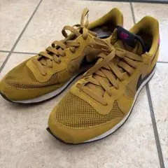 Nike ランニングシューズ イエロー