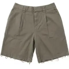 カーキ　タック入り ショートパンツ ハーフパンツ　カットオフのサムネイル
