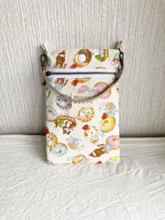 ハンドメイド　スマホポーチ☆ネコとスウィーツ・アイボリー