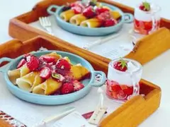 苺クレープ ミニチュアフード ミニチュアスイーツ