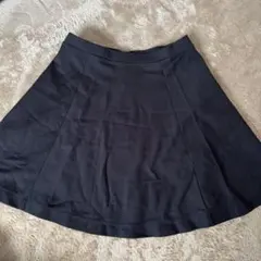 UNIQLO 黒 フレアスカート ひざ丈