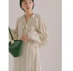 LILY BROWN ワッシャーフリルワンピース