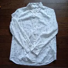 UNIQLO ホワイト三角プリントシャツ S