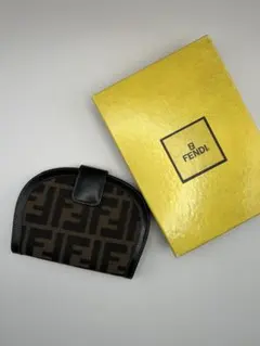 [美品]FENDI FFロゴ 二つ折り財布 箱付き