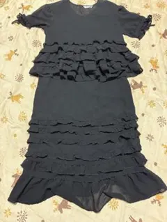 カネコイサオ　フリルが素敵なポリエステルセットアップ