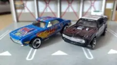 ホットウィール　ムスタング，カマロ2台セット
