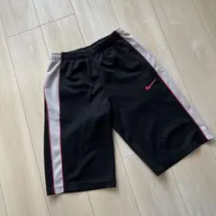 ナイキ　ハーフパンツ　Lサイズ　黒