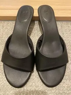 H&M ミュール　サンダル　パンプス　ブラック　サイズ38のサムネイル