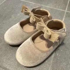 ベージュ リボン付き　フォーマルシューズ