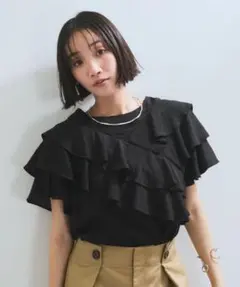 新品タグ付き　VIS ビス　フリルティアードブラウス　ブラック　黒
