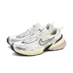 NIKE V2K RUNのサムネイル