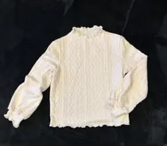 オフホワイト ケーブルニット トップス