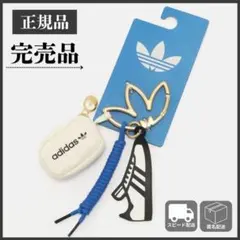 【公式完売品✨】アディダス カラビナ キーチェーン キーホルダー 韓国 ホワイトのサムネイル