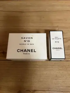 シャネル N°19 セット