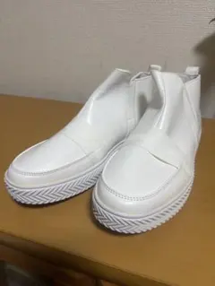 ISOTORE ホワイト ハイカットスリッポン 新品タグ付き