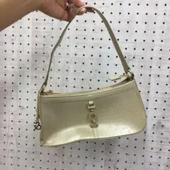 ベージュ ハンドバッグ