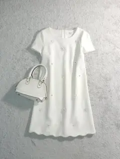 ブルーガール ブルマリン フラワーモチーフ ビジュー付き スカラップ ワンピース